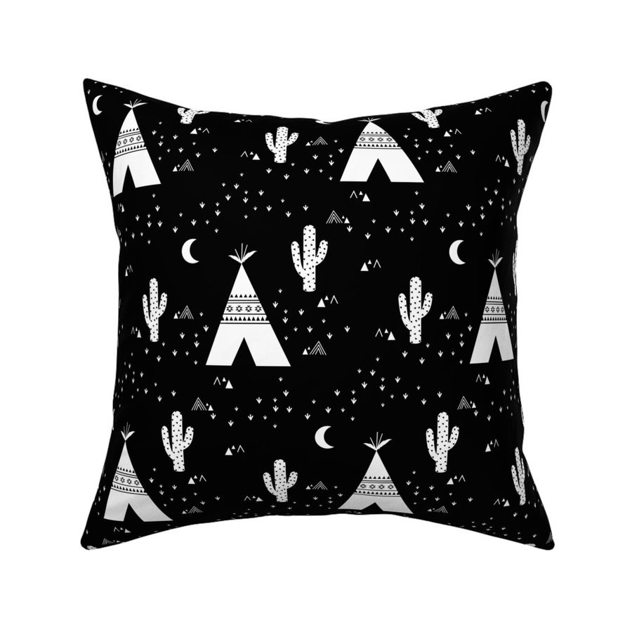 HOME_GOOD_SQUARE_THROW_PILLOW