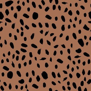 Dots black on Pecan brown