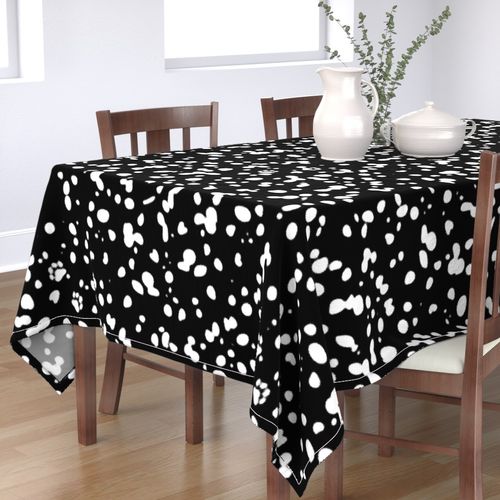 HOME_GOOD_RECTANGULAR_TABLE_CLOTH