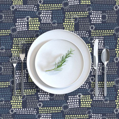 HOME_GOOD_RECTANGULAR_TABLE_CLOTH