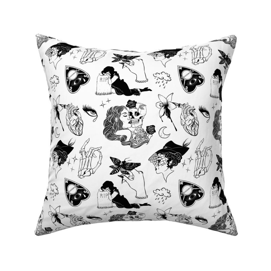 HOME_GOOD_SQUARE_THROW_PILLOW