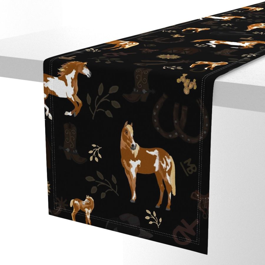 HOME_GOOD_TABLE_RUNNER