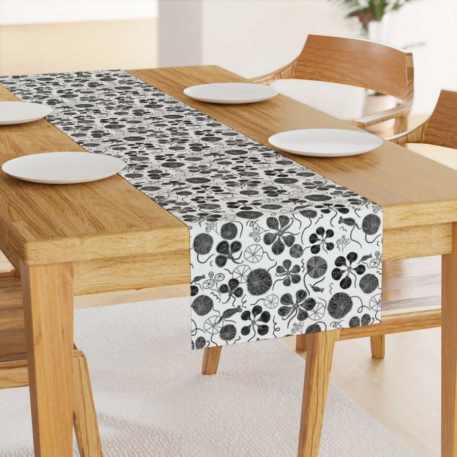 HOME_GOOD_TABLE_RUNNER