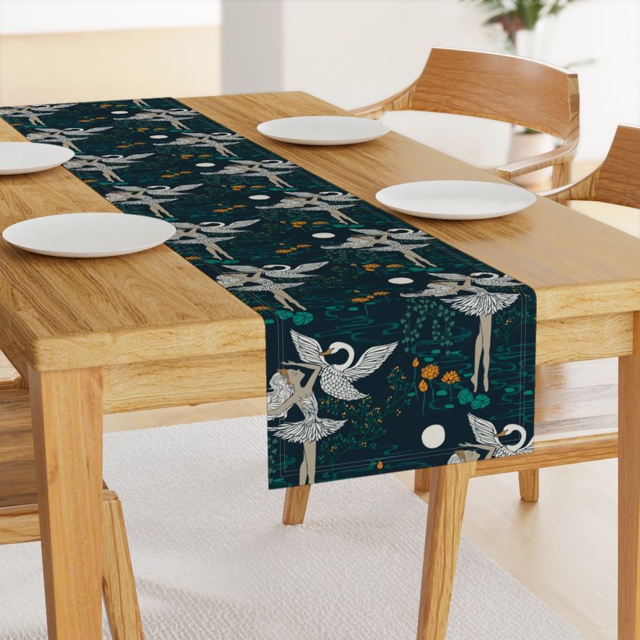 HOME_GOOD_TABLE_RUNNER