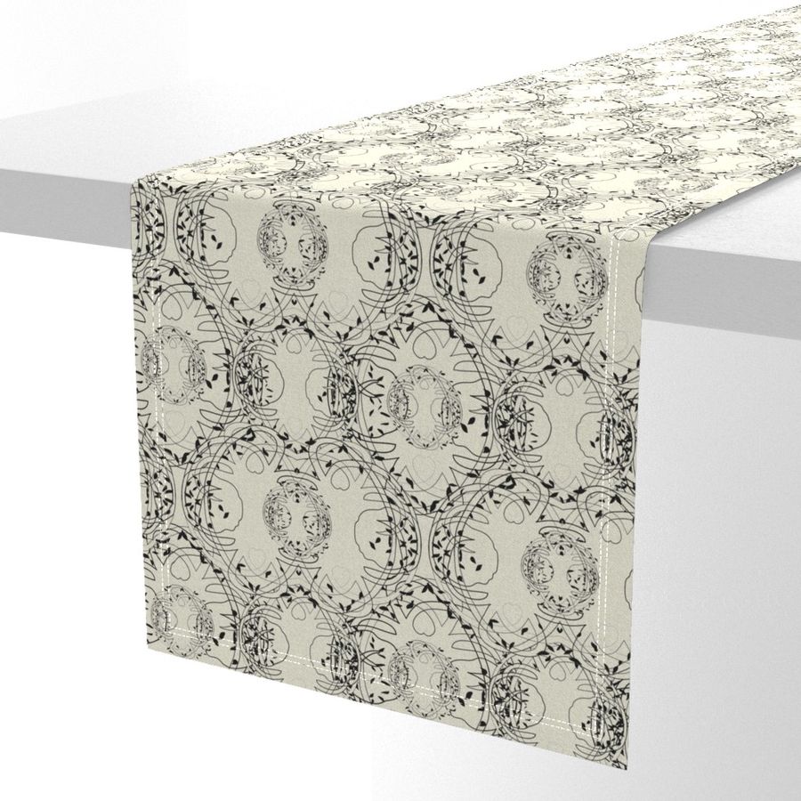 HOME_GOOD_TABLE_RUNNER