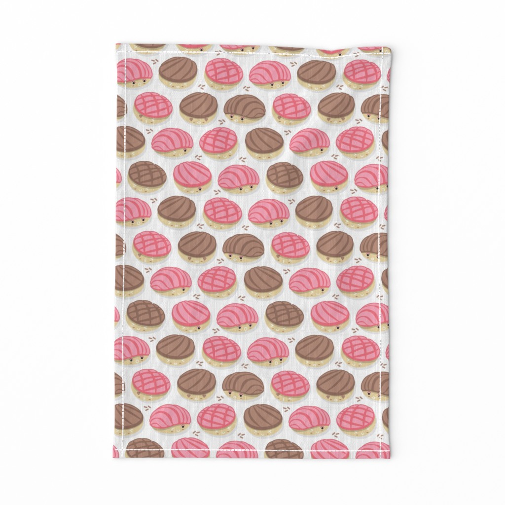 Small scale // Kawaii Mexican conchas // white background pink & brown shells