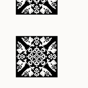 Peacock in love - Hawaiian quilt squares black-white