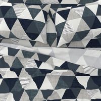 6" triangle wholecloth: slate and navy