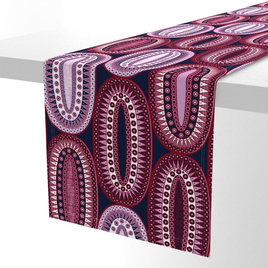 HOME_GOOD_TABLE_RUNNER