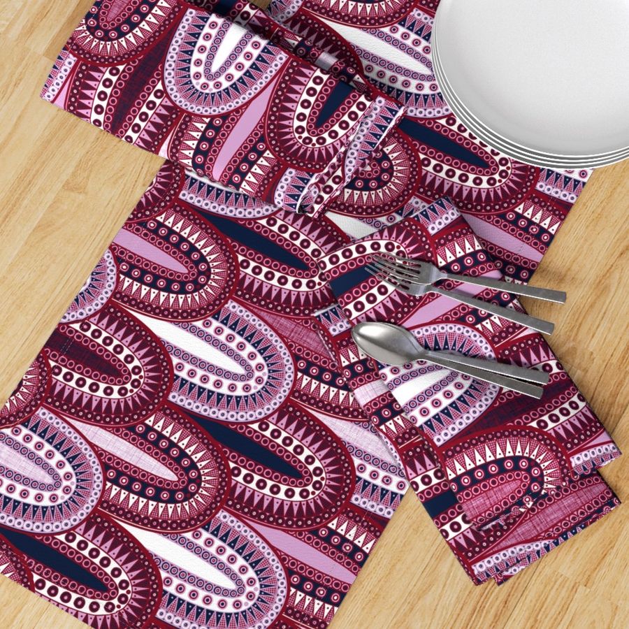 HOME_GOOD_TABLE_RUNNER