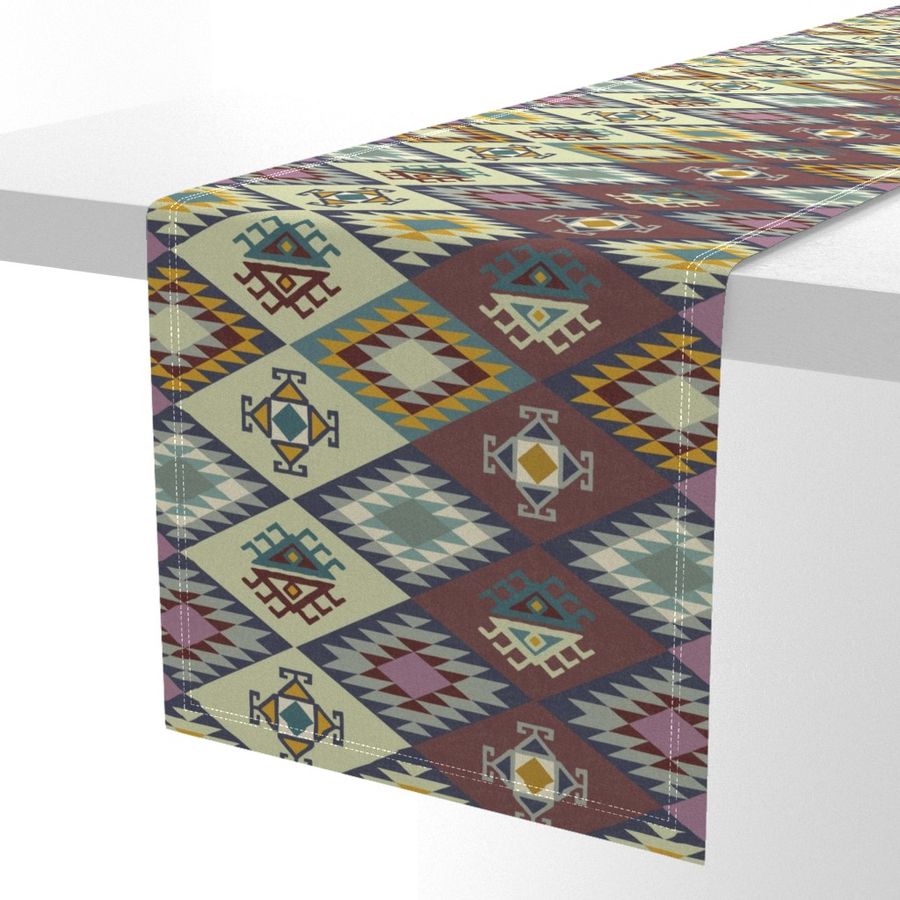 HOME_GOOD_TABLE_RUNNER