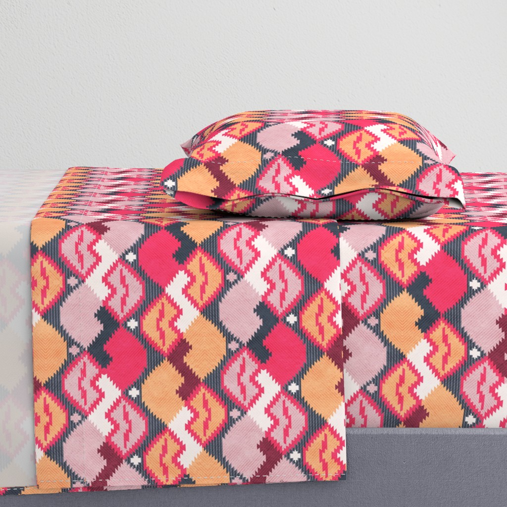 Normal scale // Those lips are "kilim" me // vibrant pink and orange