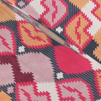 Normal scale // Those lips are "kilim" me // vibrant pink and orange