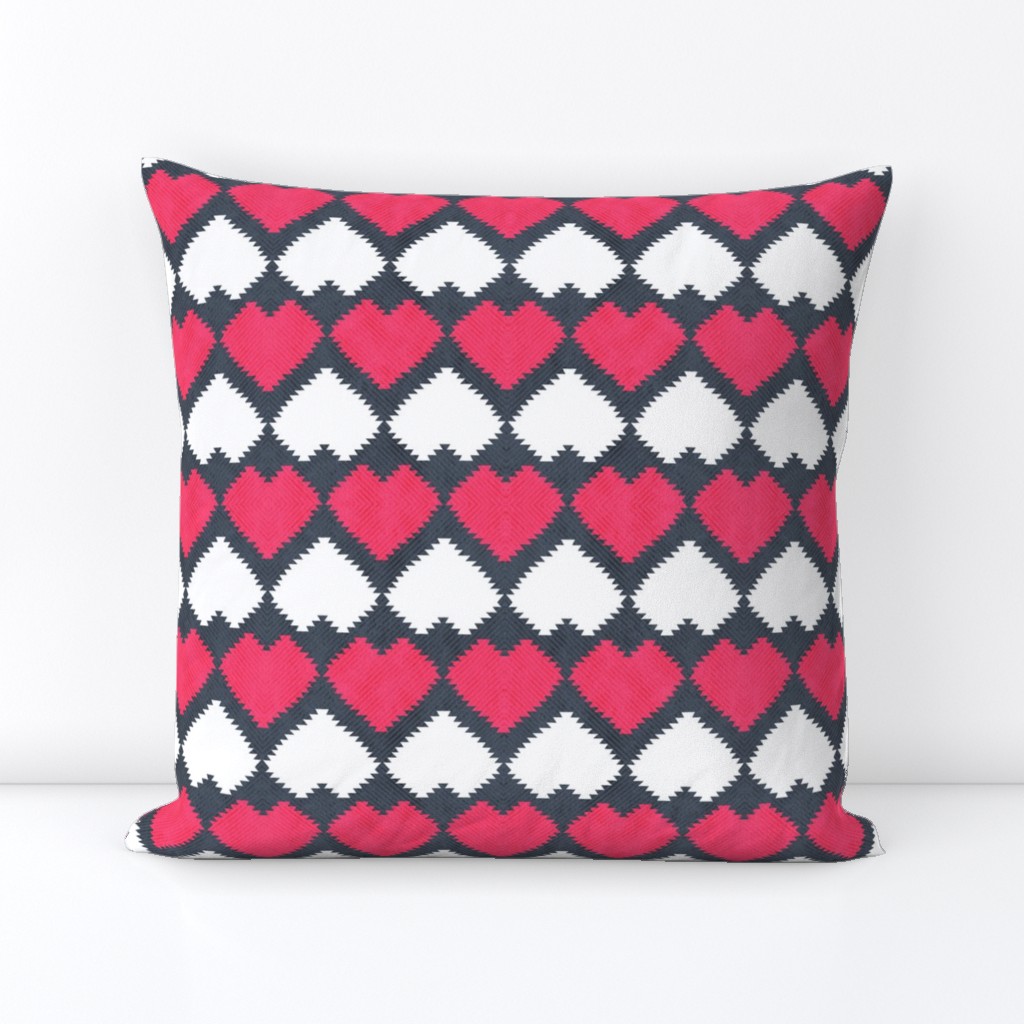 Small scale // "Kilim" my heart // red & white hearts