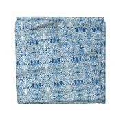 WM classic blue table cloth