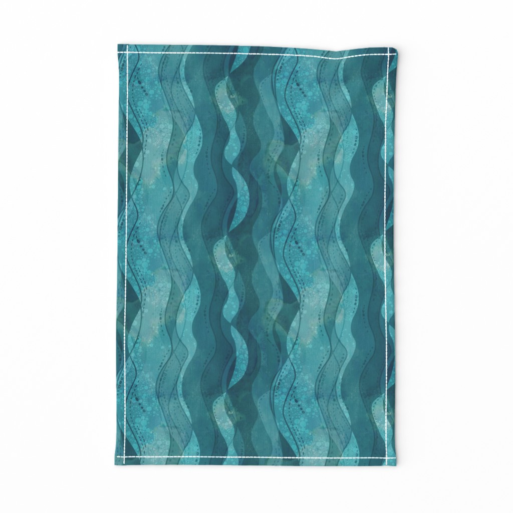 Water pattern stripe dark green