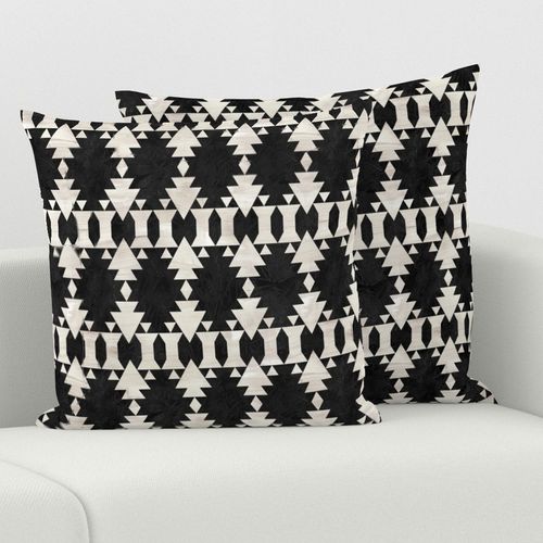 Modern Kilim Western small geometric diamond 1e black and beige