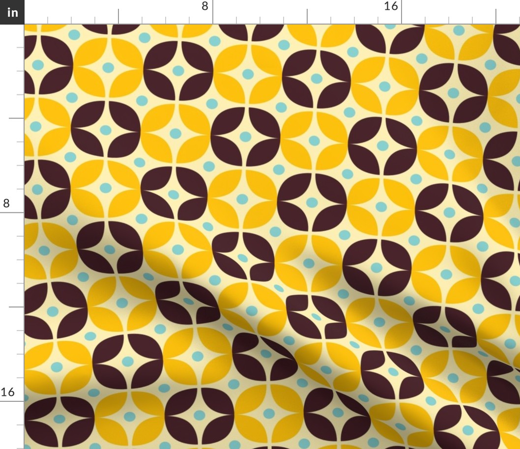 Geometric Pattern: Stylised Flower: Yellow/Brown