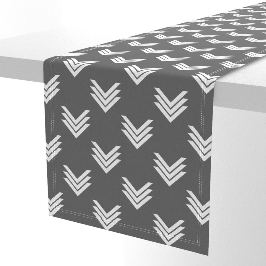 HOME_GOOD_TABLE_RUNNER