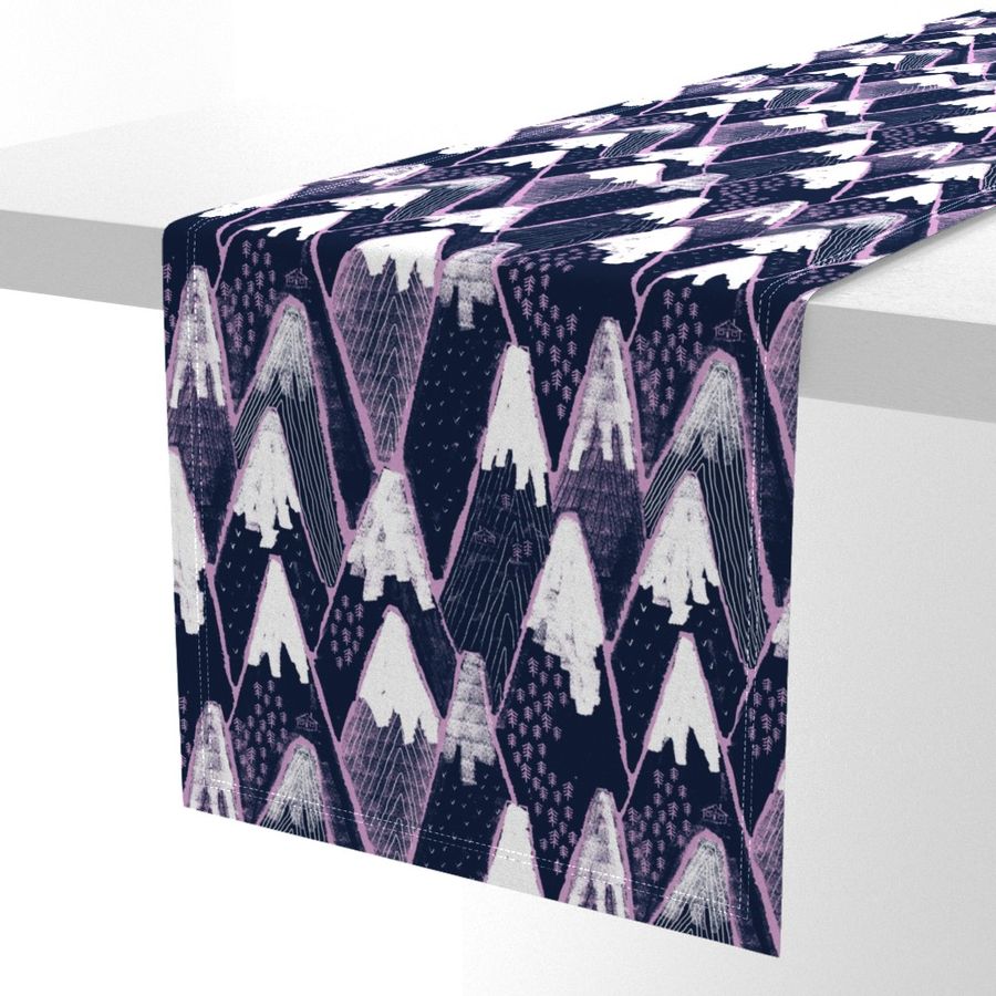 HOME_GOOD_TABLE_RUNNER