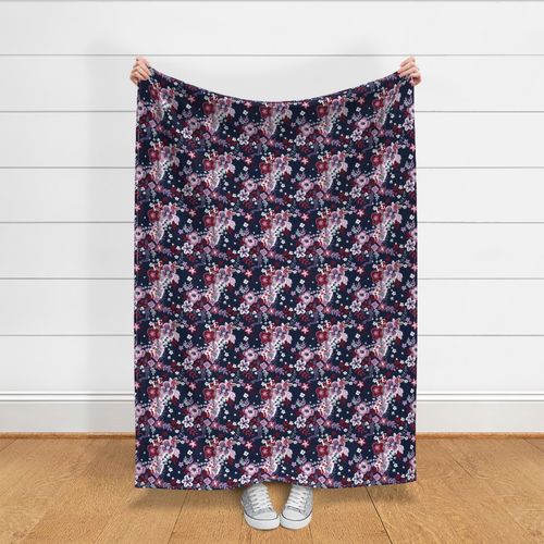 HOME_GOOD_THROW_BLANKET