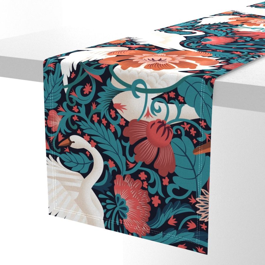 HOME_GOOD_TABLE_RUNNER