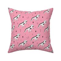 Cool tyrannosaurus dinosaurs history theme for girls in hot pink