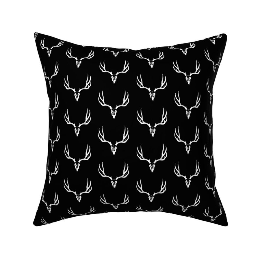 HOME_GOOD_SQUARE_THROW_PILLOW