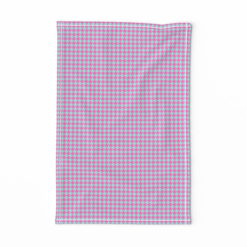 Small Pink & Aqua Houndstooth 