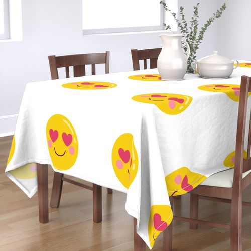 HOME_GOOD_RECTANGULAR_TABLE_CLOTH