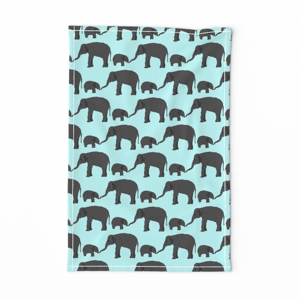  Elephant mom and baby in blue