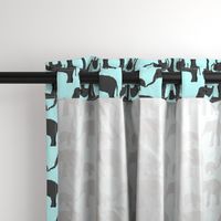  Elephant mom and baby in blue