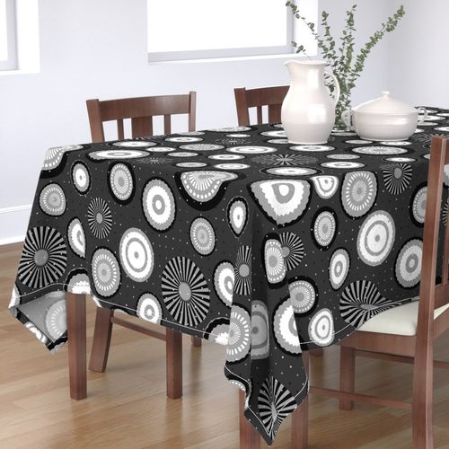 HOME_GOOD_RECTANGULAR_TABLE_CLOTH