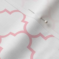 quatrefoil MED light pink on white