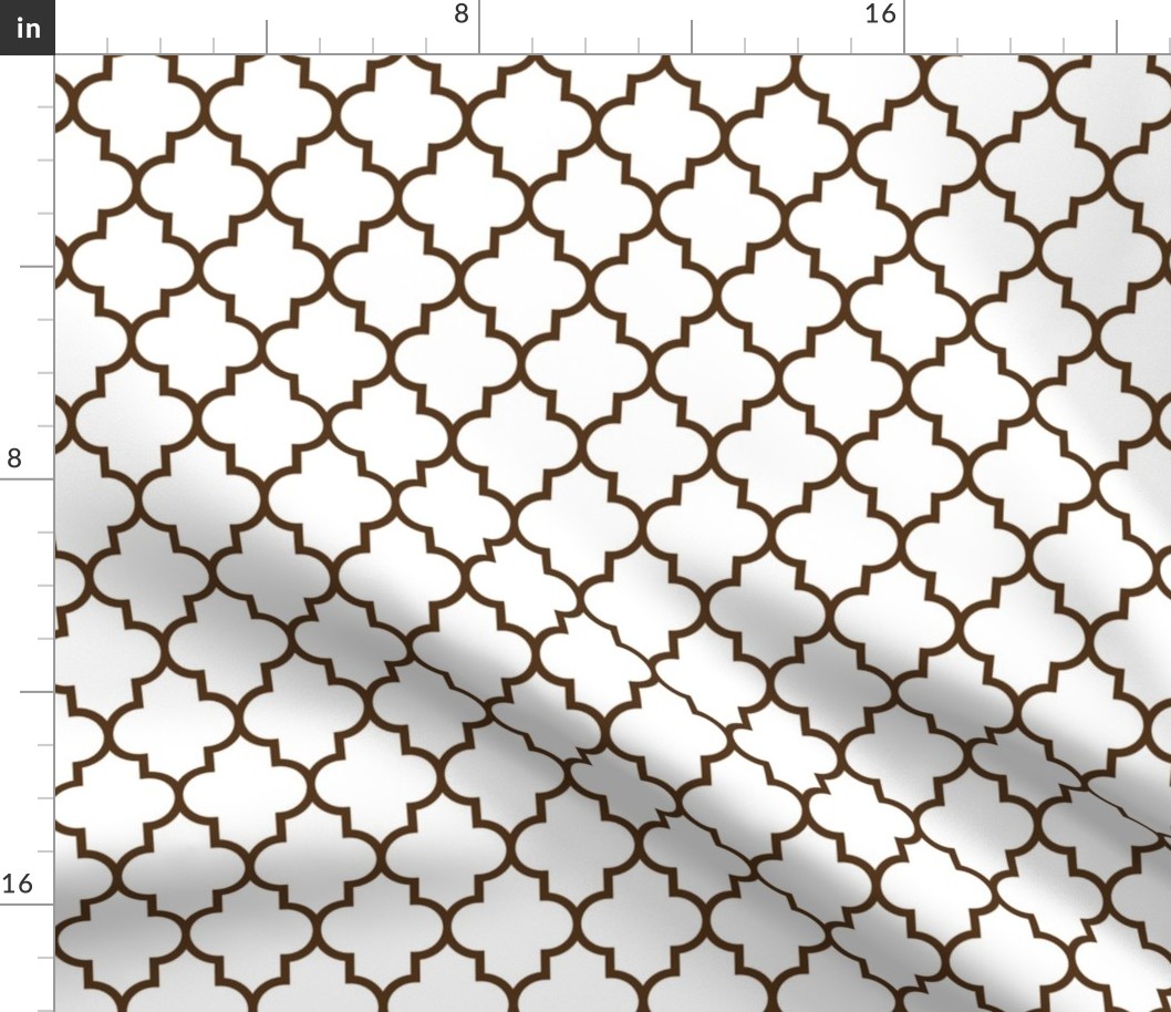 quatrefoil MED brown on white