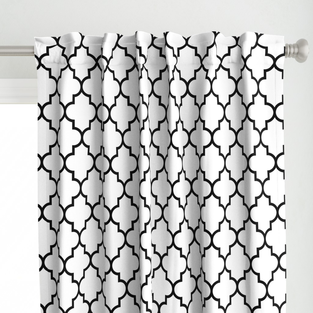 quatrefoil LG black on white