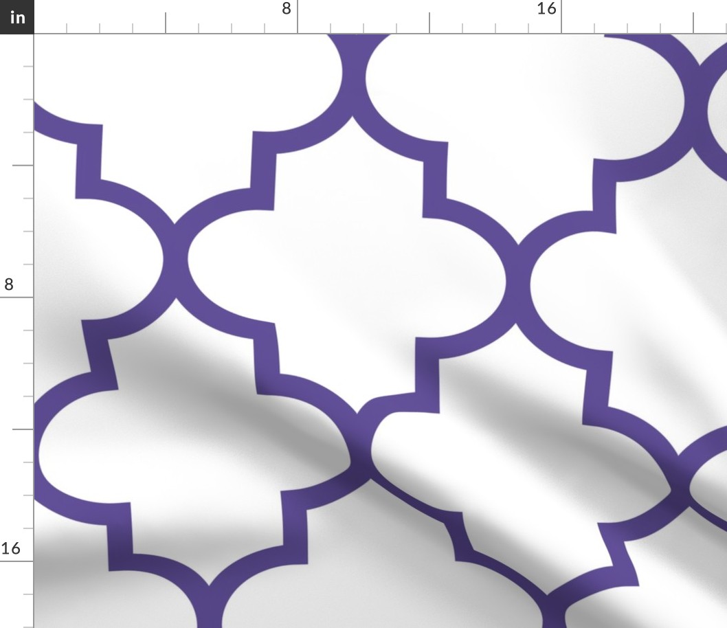 quatrefoil XL purple on white