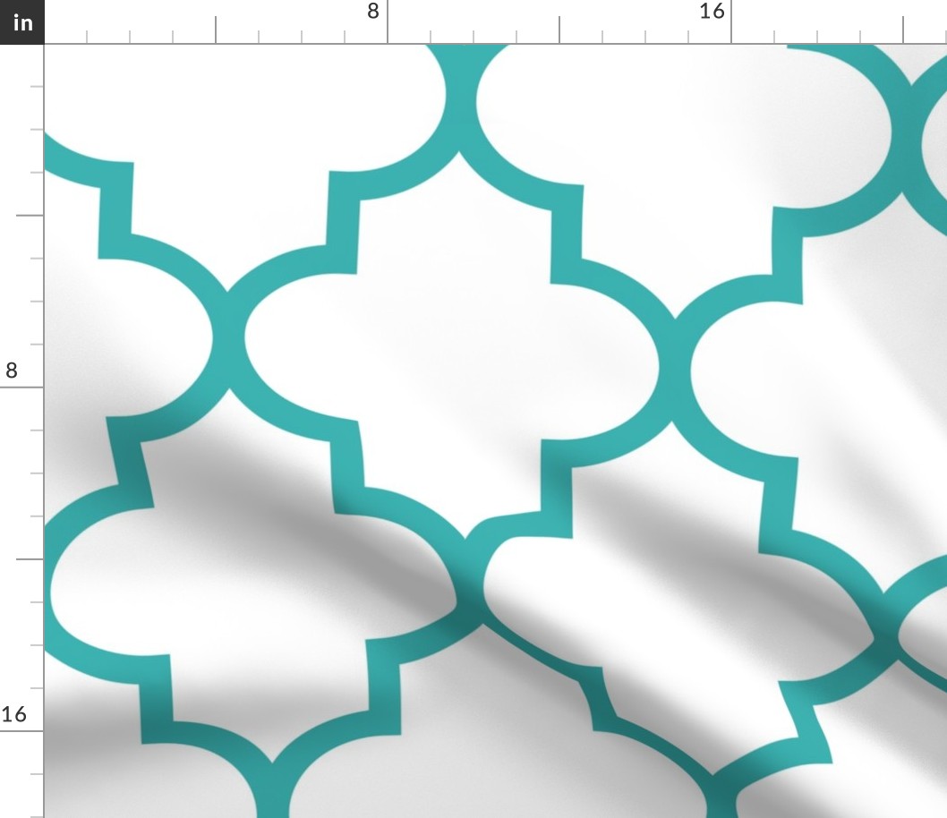 quatrefoil XL teal on white