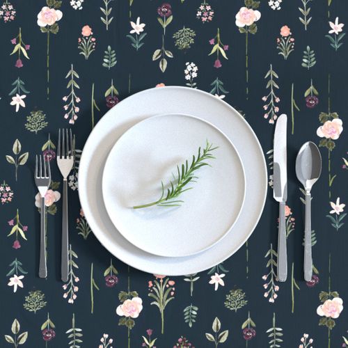 HOME_GOOD_RECTANGULAR_TABLE_CLOTH