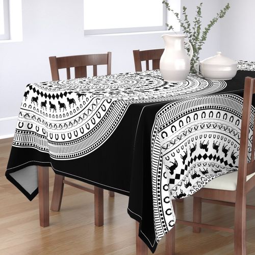 HOME_GOOD_RECTANGULAR_TABLE_CLOTH