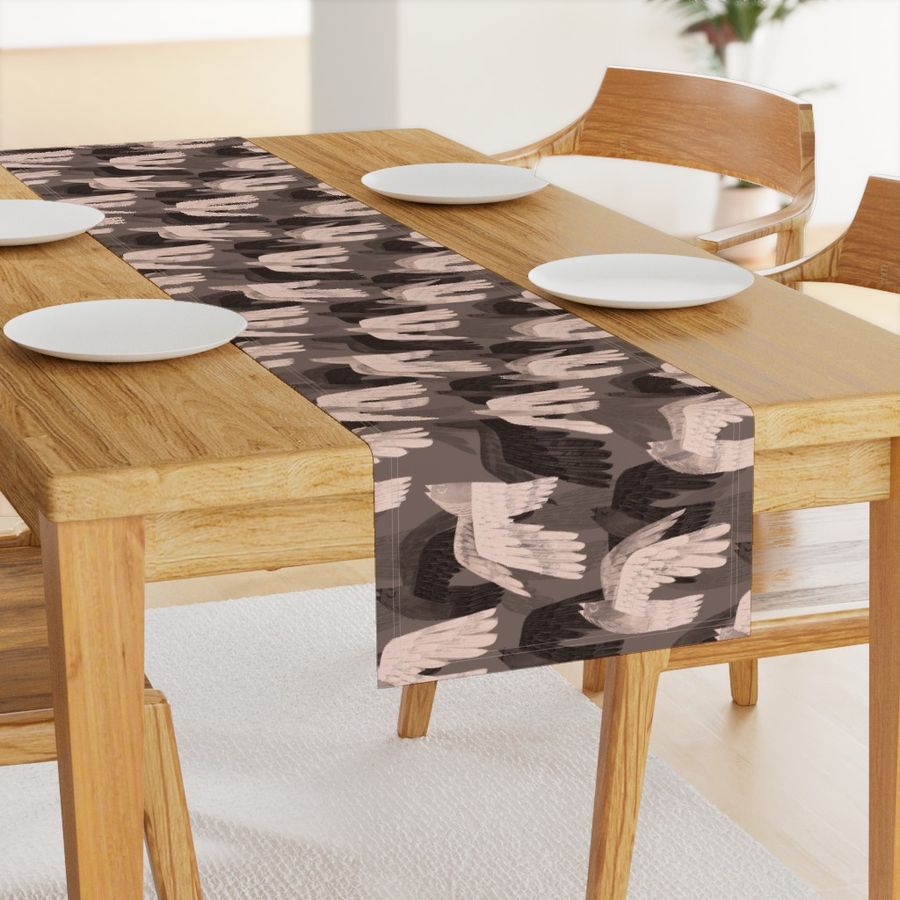 HOME_GOOD_TABLE_RUNNER