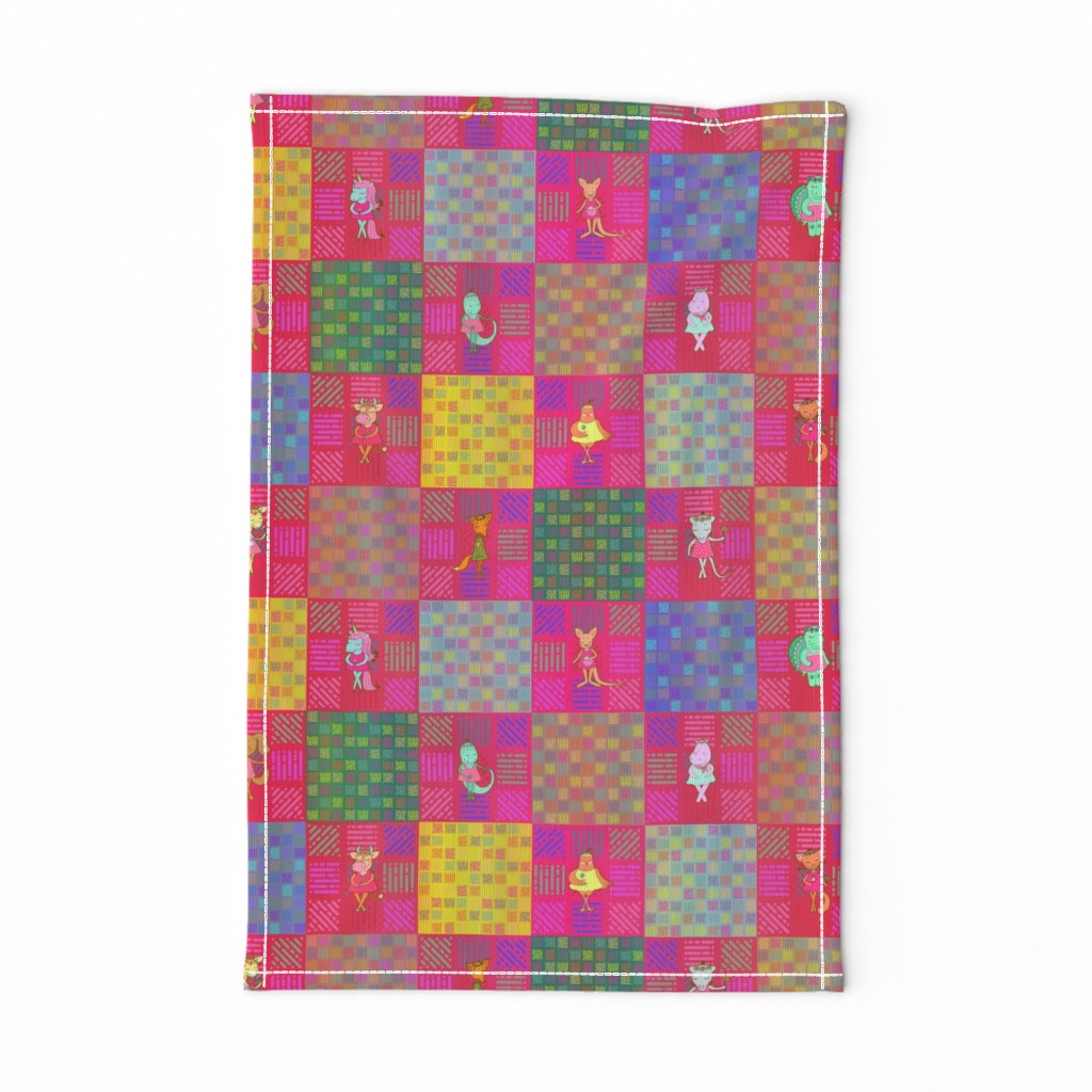 3" PATCHWORK ANIMALS CHEATERQUILT ON PINK WATERMELON RED CHECKERBOARD