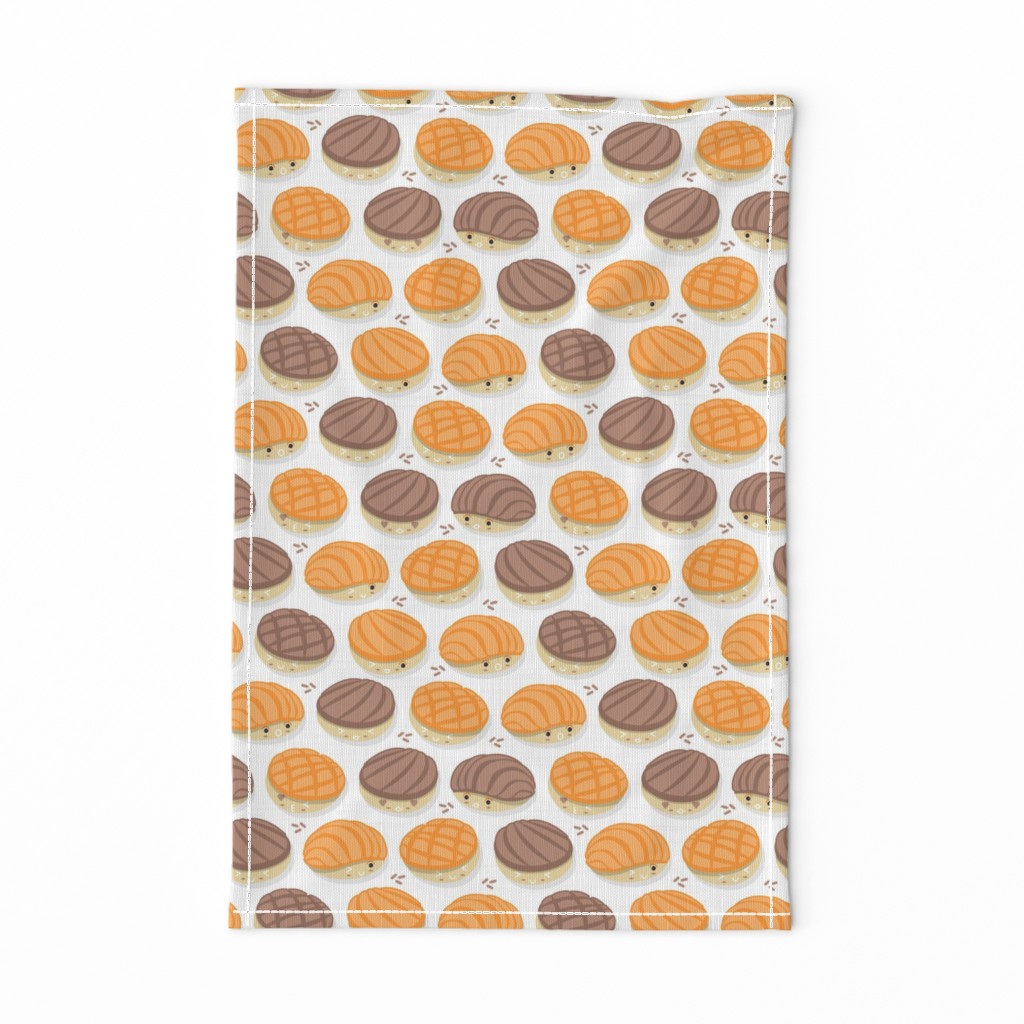 Small scale // Kawaii Mexican conchas // white background orange & brown shells