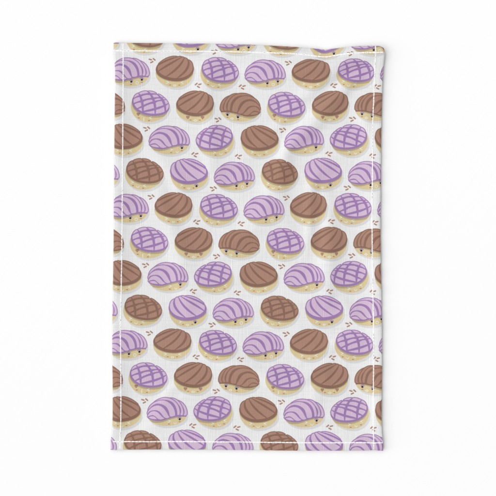 Small scale // Kawaii Mexican conchas // white background violet & brown shells