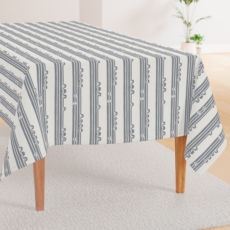 HOME_GOOD_RECTANGULAR_TABLE_CLOTH