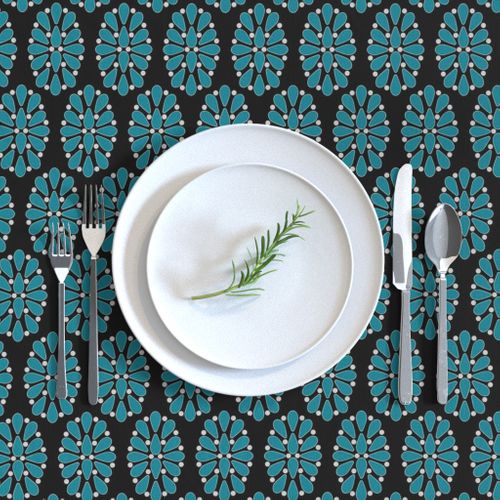 HOME_GOOD_RECTANGULAR_TABLE_CLOTH