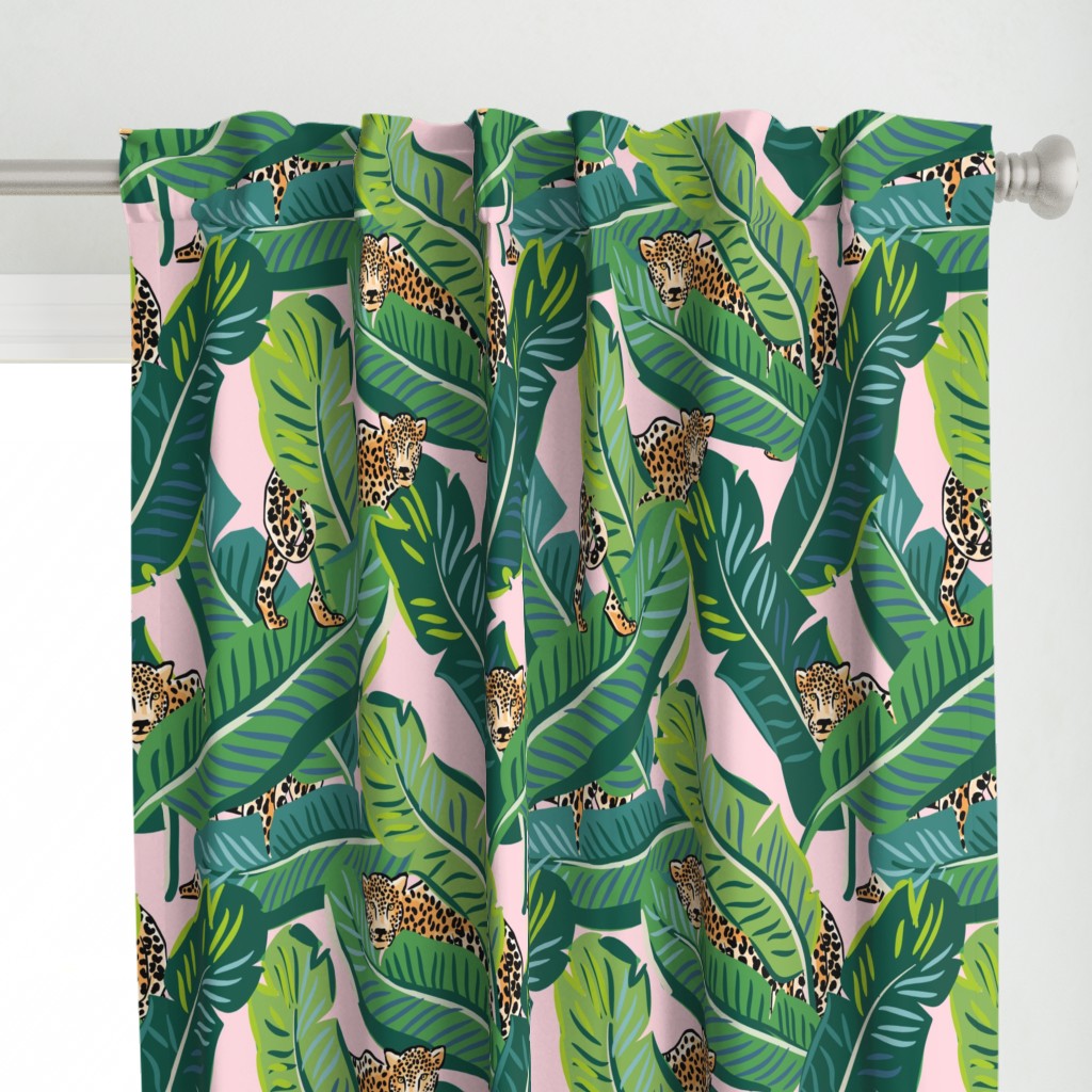 21" Cheetah & Tropical Leaves - Pink