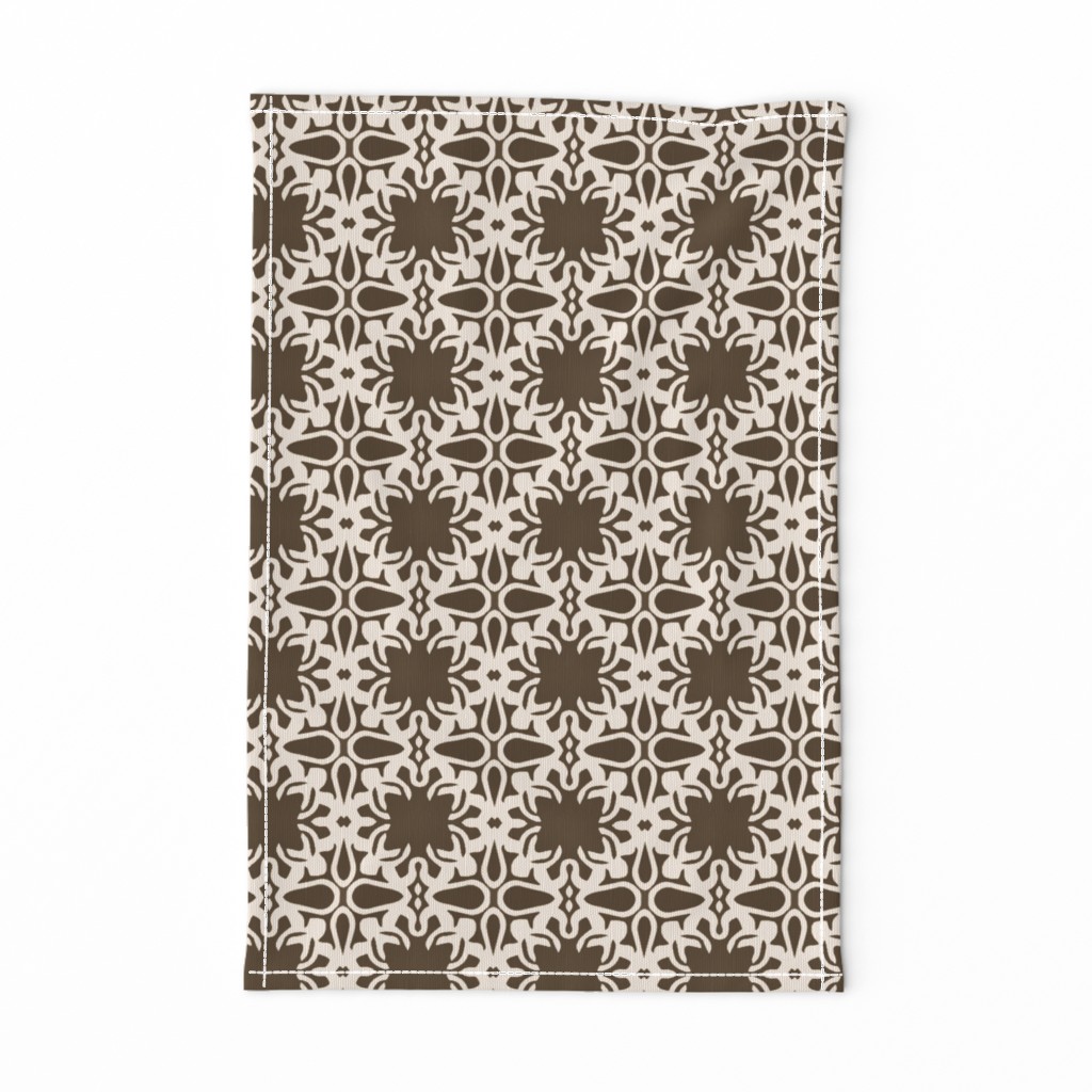 Raina, Quatrefoil, Brown and Cream, Medium