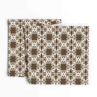 Raina, Quatrefoil, Brown and Cream, Medium