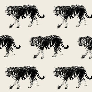 Tiger Prowl // Oyster White // Medium